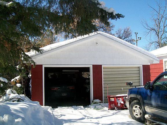 3rd image of 517 Hemlock St