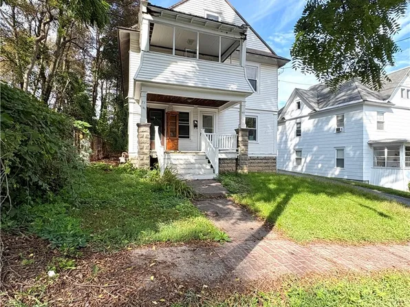 71 Chedell Pl, Auburn, NY 13021