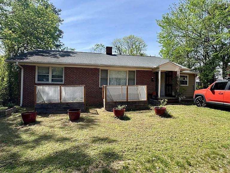 410 S Greensboro St — Photo 1