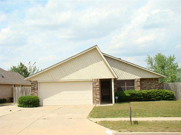 2nd image of 6815 NW Crestwood Dr