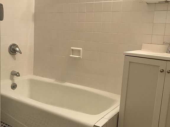 5th image of 233 W 19th St APT 7