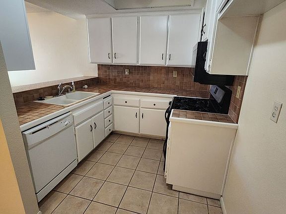 2nd image of 1031 S Palmetto Ave APT N8