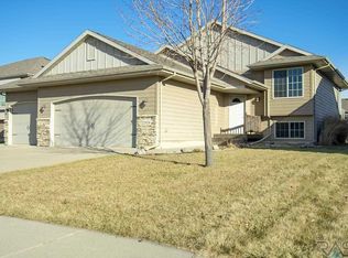 2308 S Ollerich Ave, Sioux Falls, SD 57106