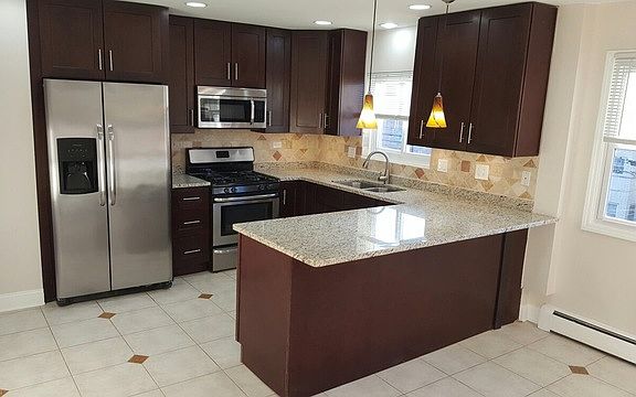 3rd image of 3158 N Neenah Ave #3C