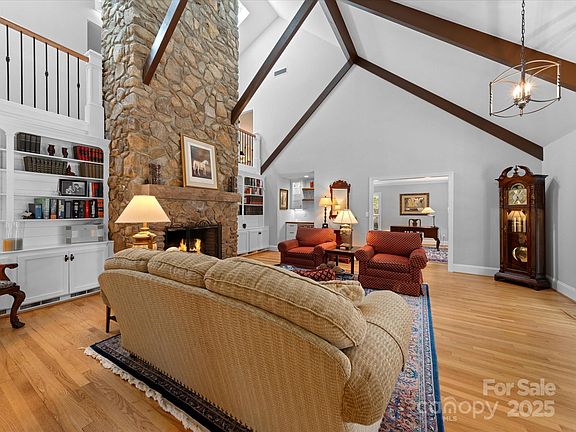 4th image of 1206 Heatherloch Dr
