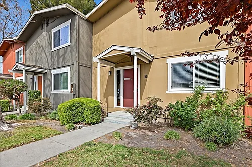 532 Tyrella Ave #9 Photo 1