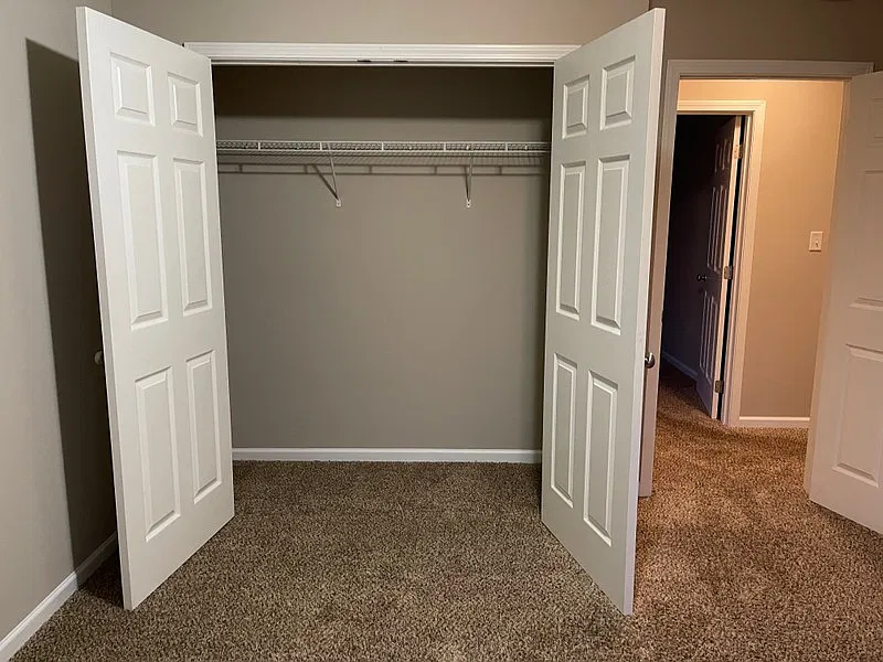 3 bed, 2.0 bath, 1200 sqft, $1,100 — Photo 2