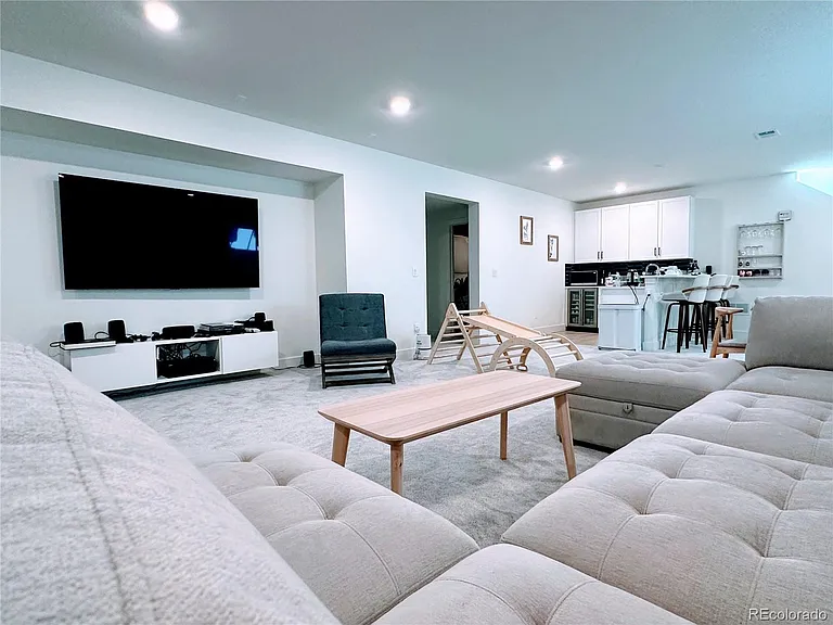 6065 E 154th Pl — Photo 33