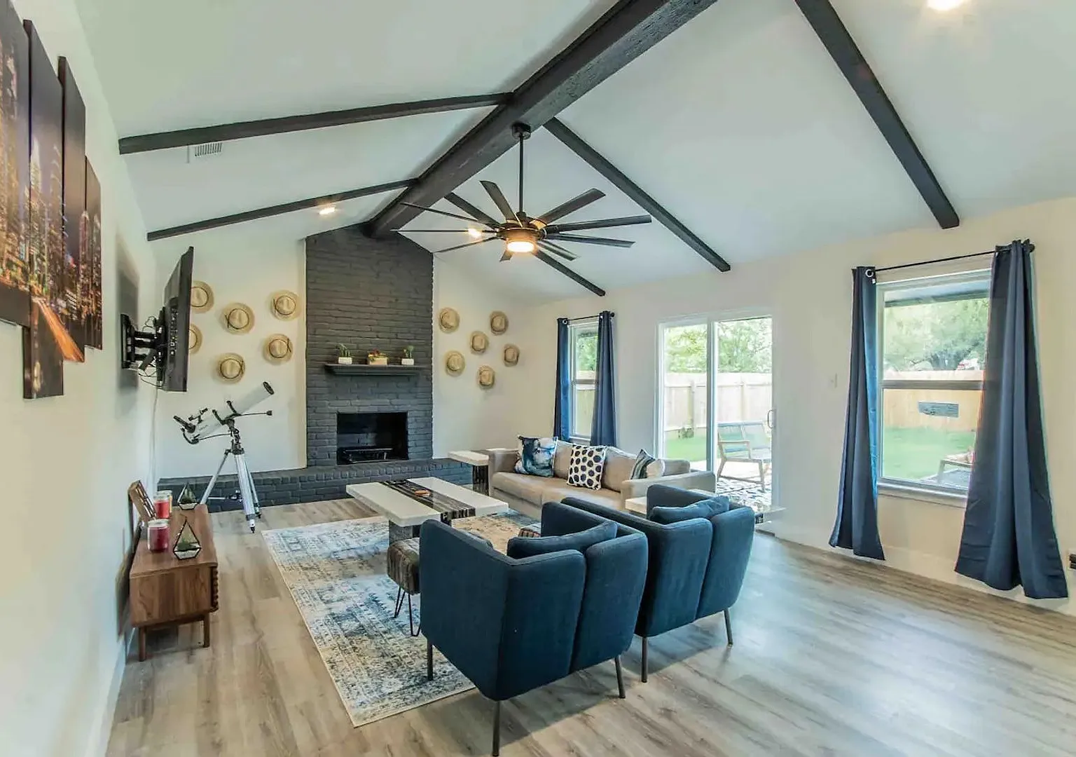 Furnished 5 Bed / 3 Bath Home - North Austin — Photo 1