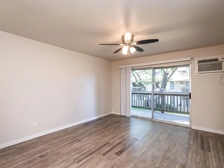 Riverbend Apartments — Photo 16