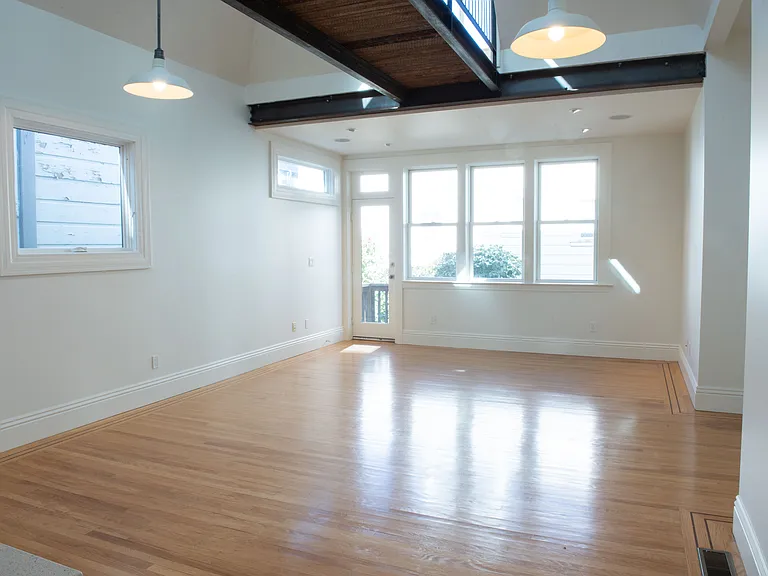 1045 Sanchez St — Photo 5