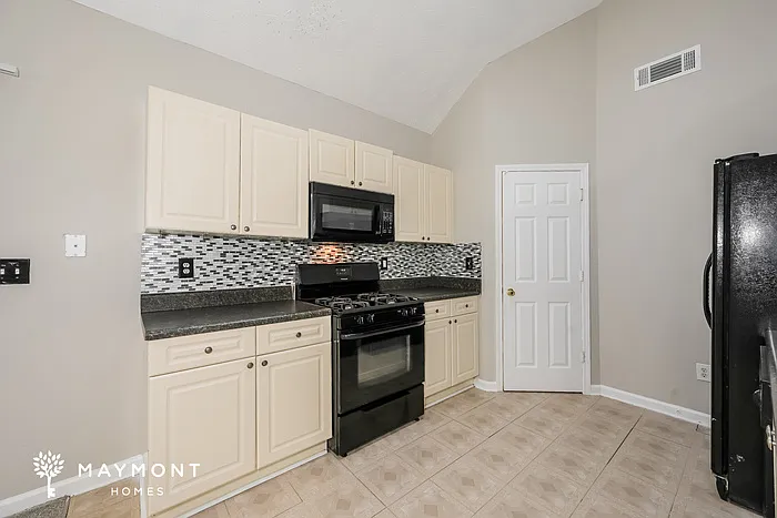 4203 Wesley Hall Ln — Photo 8