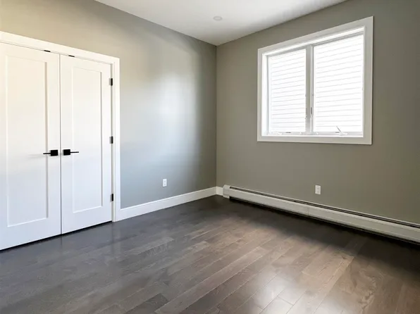 29 Carlton Avenue image 30 of 32