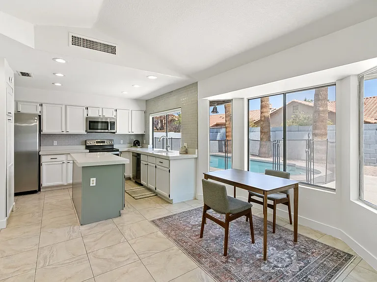 1436 E Kent Ave — Photo 23