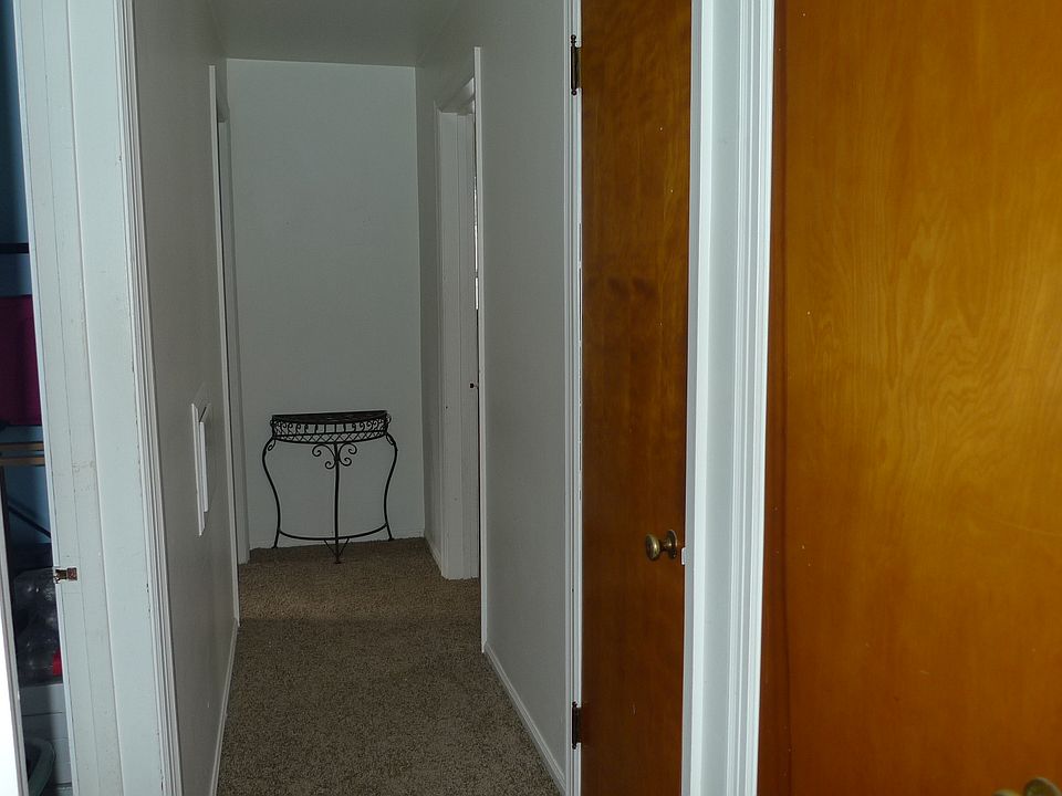 1st image of 1005 Hazen St SE