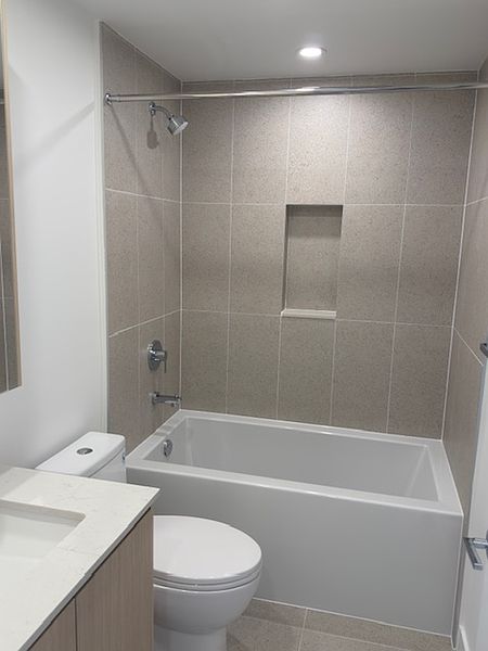 Surrey Apartment for rent - 2 Bedrooms — photo 13