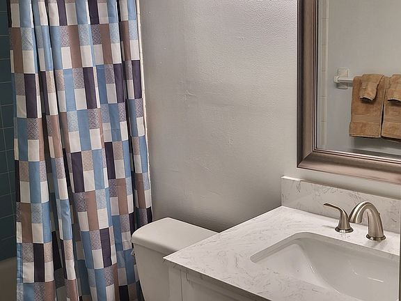 5th image of 100 E Kentucky Ave APT J105