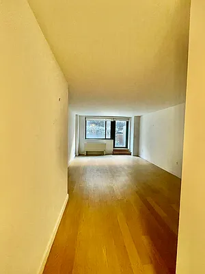 Rented by Cushman & Wakefield (Management) | media 3