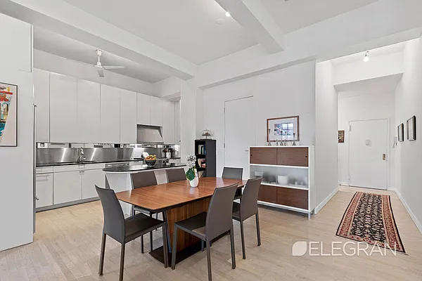 Sold by (Legacy) Elegran | media 4