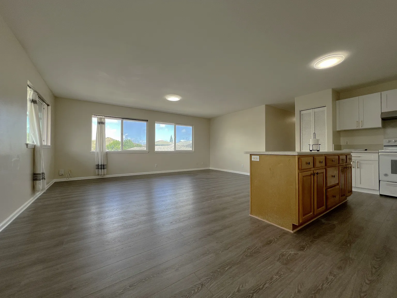 4 bed, 1500 sqft, $4,000 — Photo 3