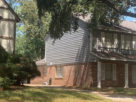 3rd image of 5506 Pebble Springs Dr