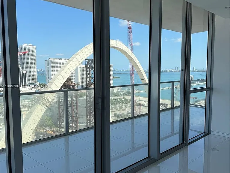 1100 Biscayne Blvd #2605 — Photo 2