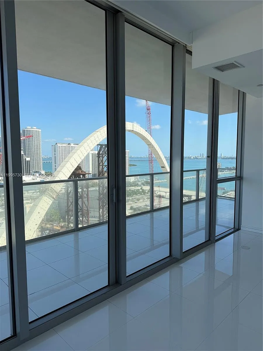 Building Photo - 1100 Biscayne Blvd #2605