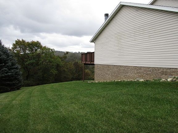 4th image of 11 Aster Dr