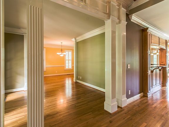 5th image of 2901 Oakleigh Ln SE