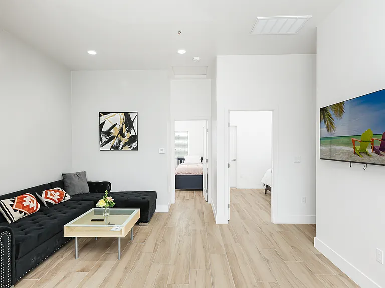 11081 College Ave #1 — Photo 4