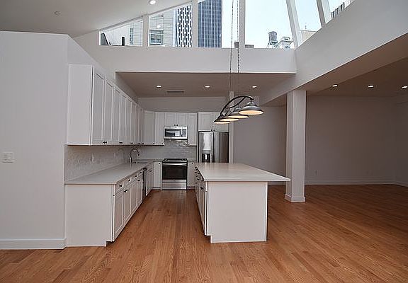 4th image of 54 Franklin St #6B