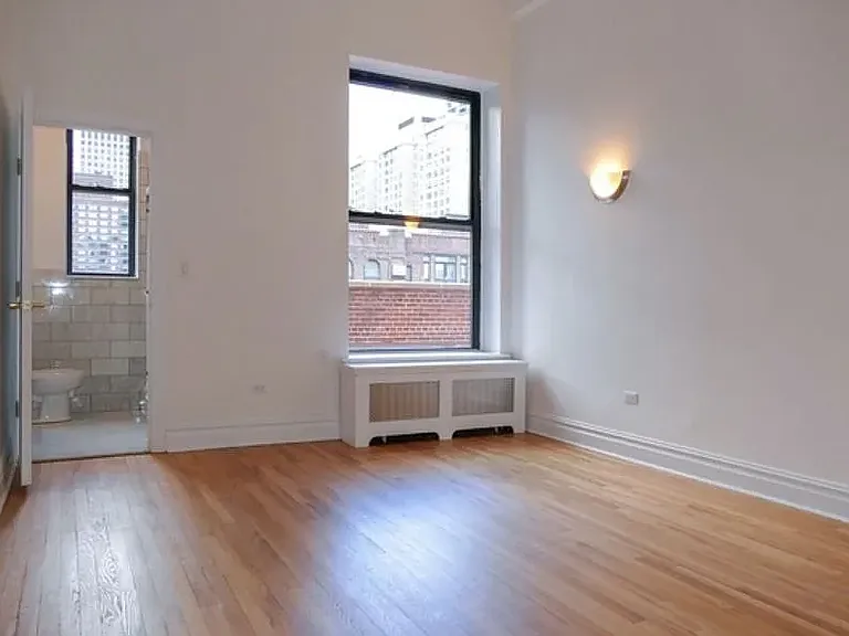405 E 54th St #PHAF — Photo 12