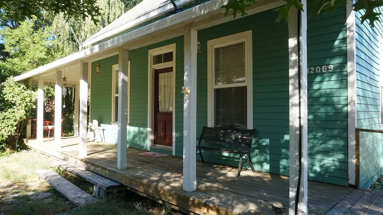12069 Main St photo 1