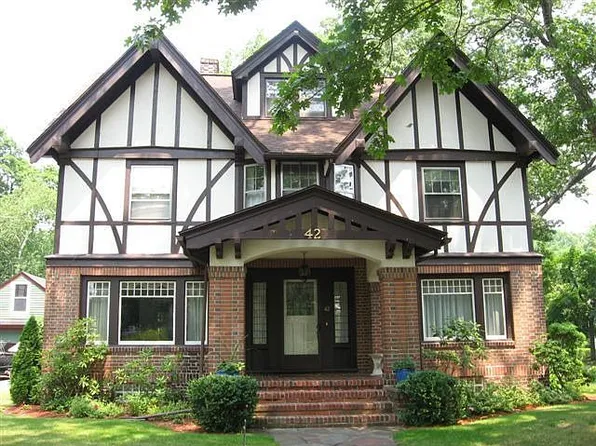 42 Hazelwood Ave, Longmeadow, MA 01106