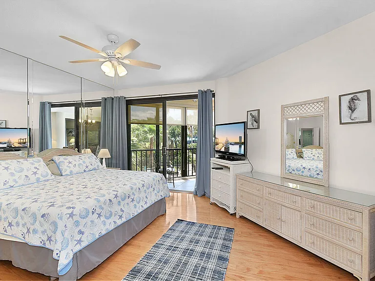 221 NE Plantation Rd #211 — Photo 17