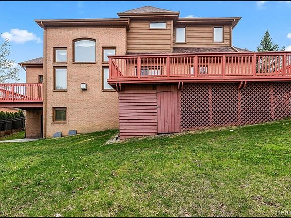 4th image of 29919 Stanhurst Rd