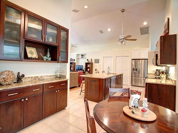 4th image of 1060 Hollow Brook Ln