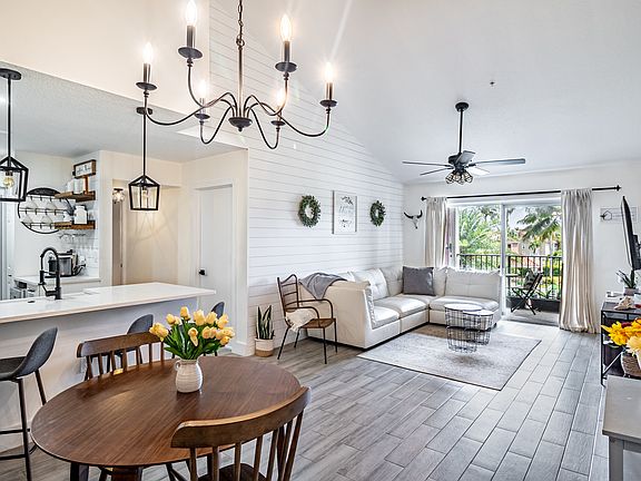 2nd image of 7824 Sonoma Springs Cir APT 304