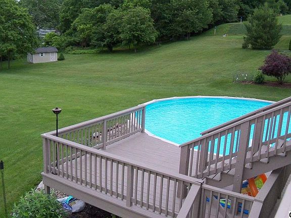 3rd image of 186 Rose Hill Dr