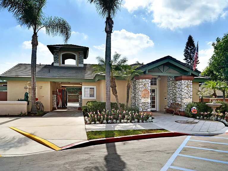Leasing Office