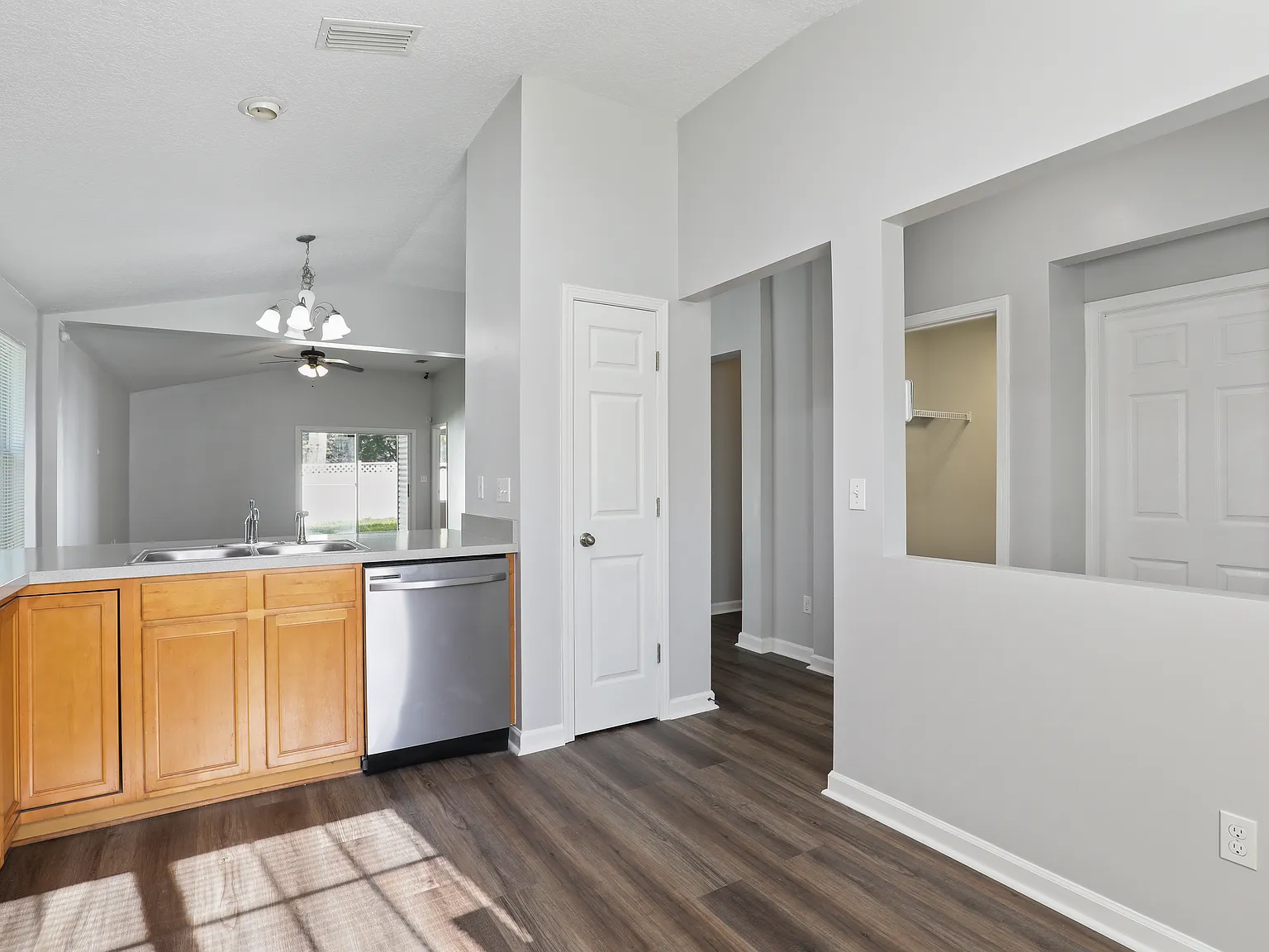 11052 Campus Heights Ln — Photo 4