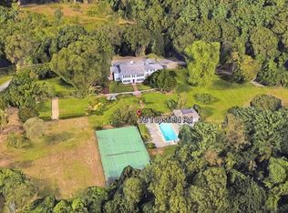 76 Topsfield Rd, Wenham, MA 01984