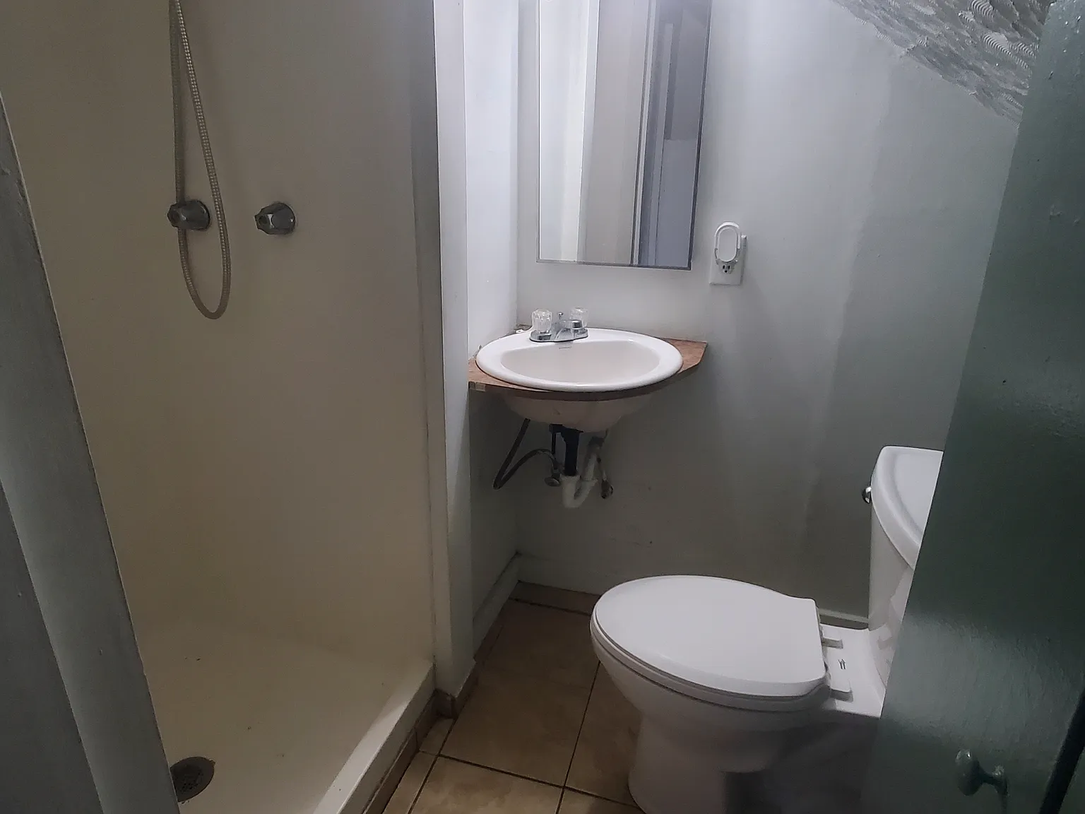 Studio, 600 sqft, $725 — Photo 2