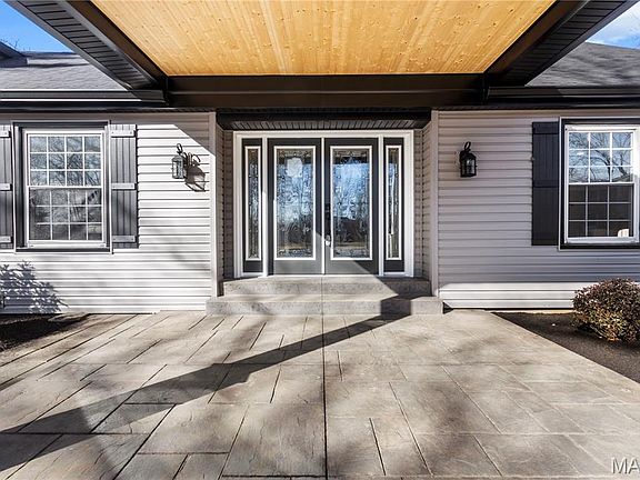 4th image of 295 Ridge Trail Dr