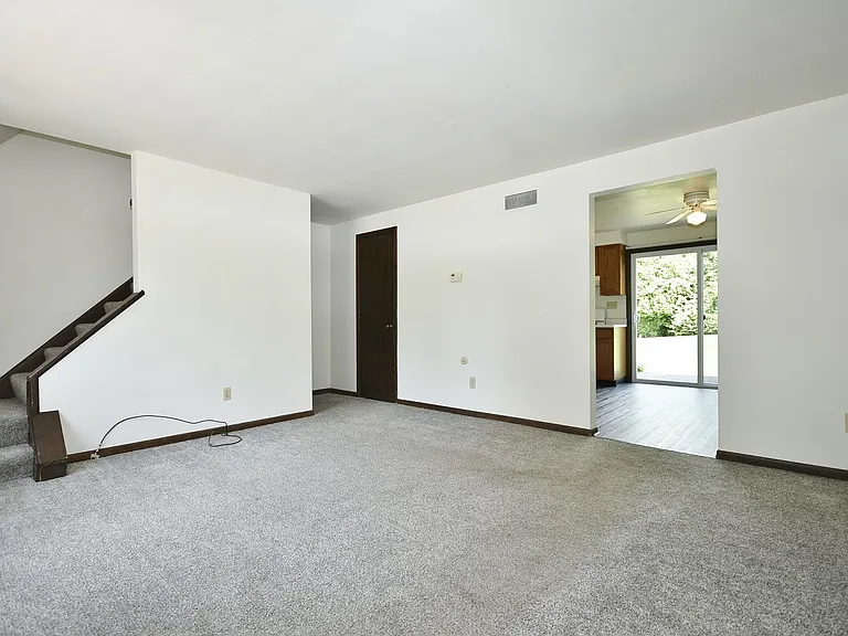 427 Manor Rd #3 — Photo 1