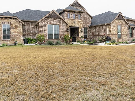 3rd image of 5671 Sweetwater Dr