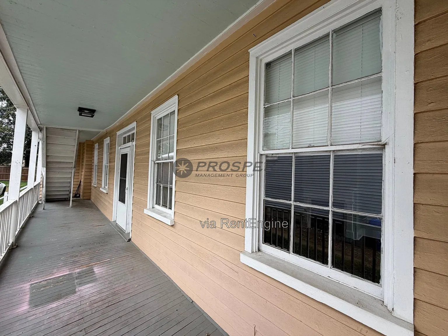 3 bed, 1.0 bath, 1200 sqft, $2,450 — Photo 2