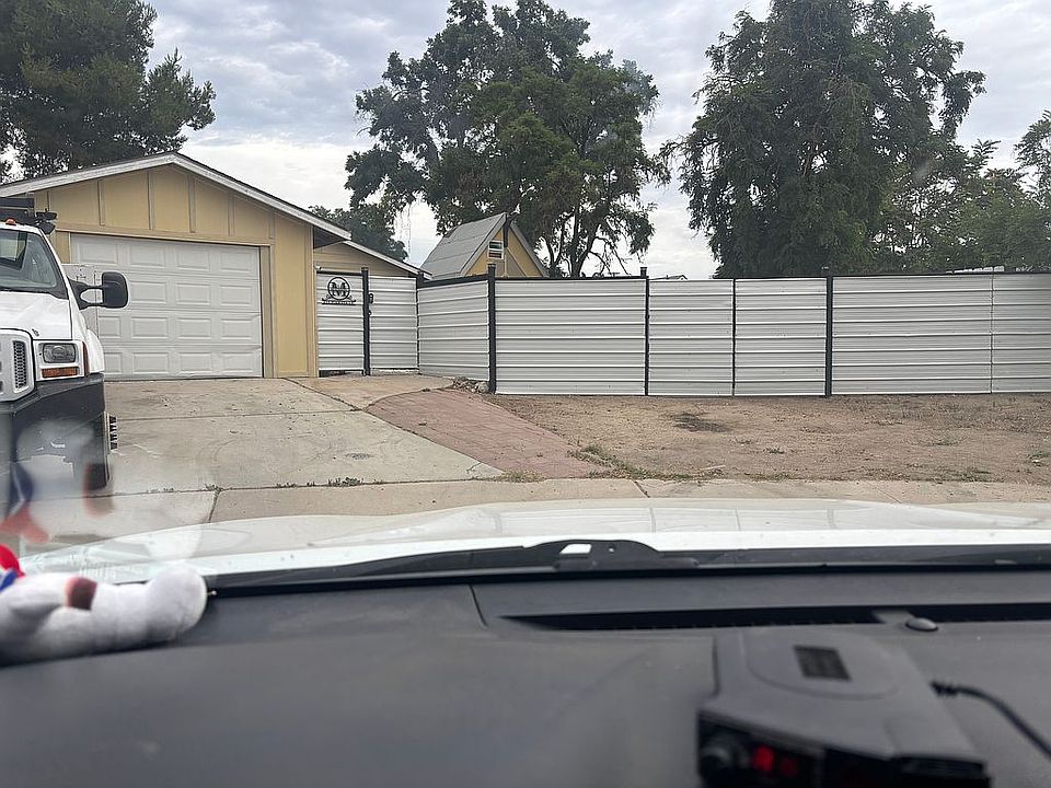1st image of 611 Poquita Ln