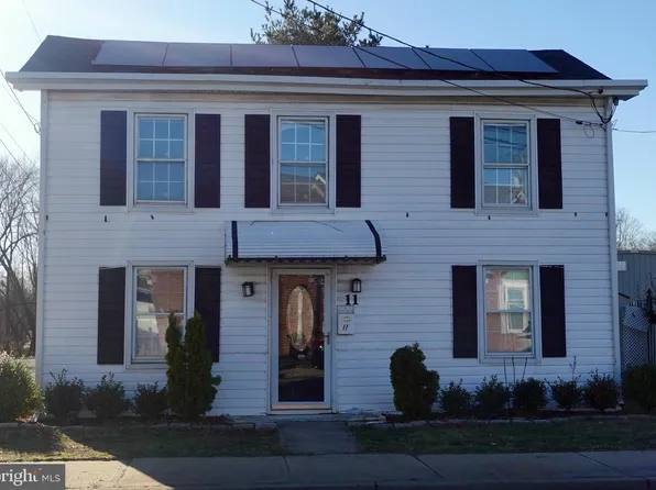 11 Main St, Englishtown, NJ 07726