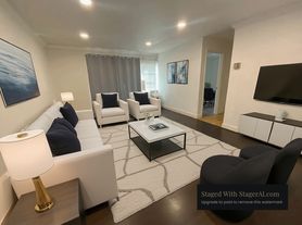 5601 Parker House Ter